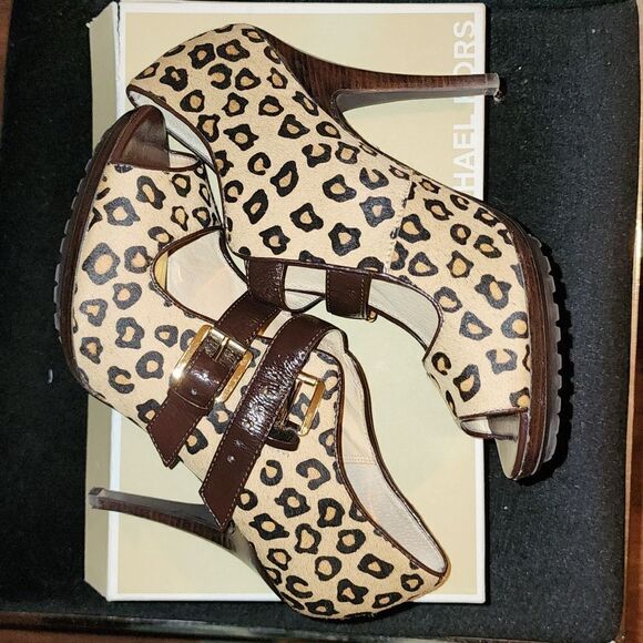 Micheal Kors Webster  - Picture 4 of 5